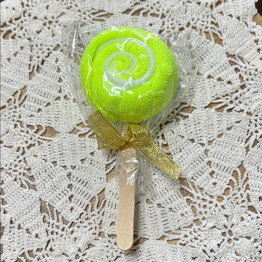 Sassy + Chic Lollipop Towel NWT Lime Green